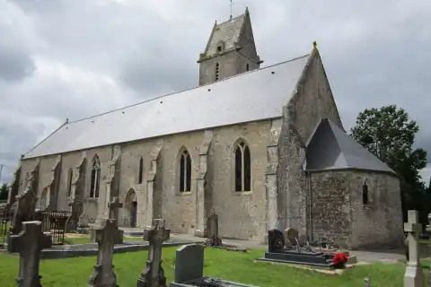 Église Saint-Éloi de Lieusaint (Manche)