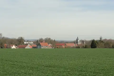 Vue du village d'Athis, depuis le sud-ouest
