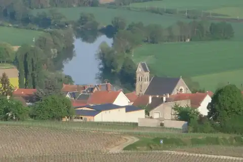 Vincelles (Marne) vue de la montée de la Sainte