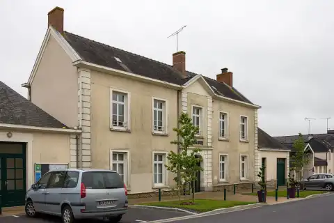 Mairie de Saint-Aignan-sur-Roë (France)
