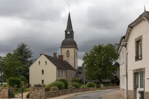 Église Saint-Pierre de Saint-Pierre-la-Cour