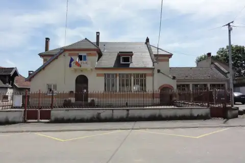 Mignéville (M-et-M) mairie - école