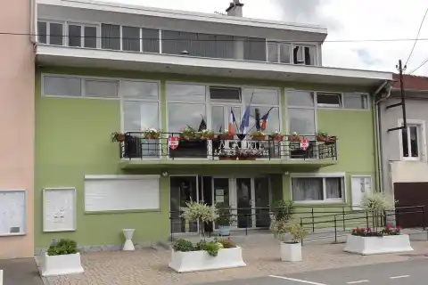 Roville-devant-Bayon (M-et-M) mairie - salle des fêtes