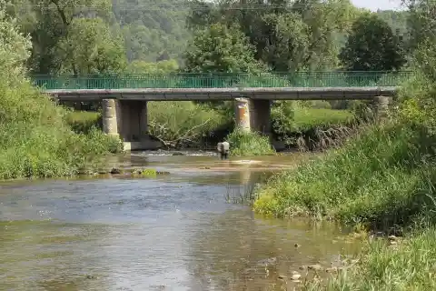 France, Ugny-sur-Meuse, Meuse (55) - le pont sur la Meuse