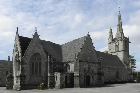 Chapelle Saint-Yves de Bubry (56). Chevet et flanc nord