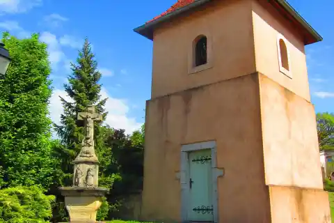 Alzing (Moselle, France) : L'église