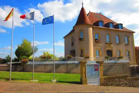 Mairie Anzeling