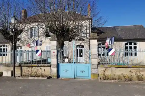 Mairie de Chasnay (Nièvre)