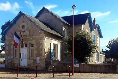 Mairie de Gimouille, Nièvre, France