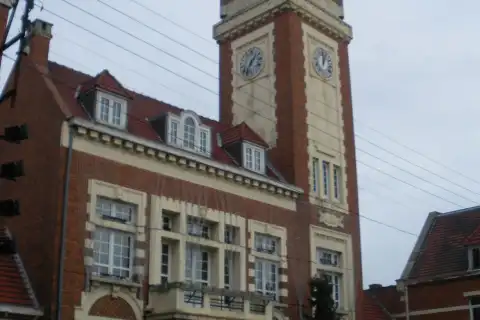 Vue de la mairie de Lesquin