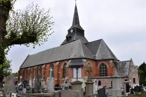 Eglise St Vaast de Lynde