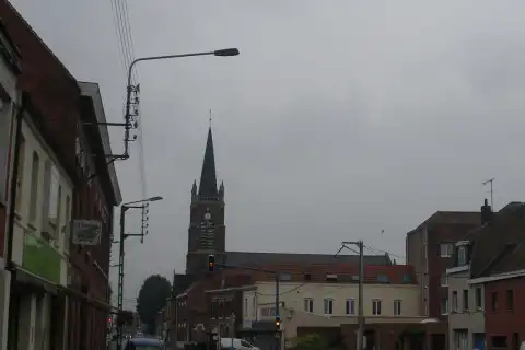 Vue de l'église de Provin
