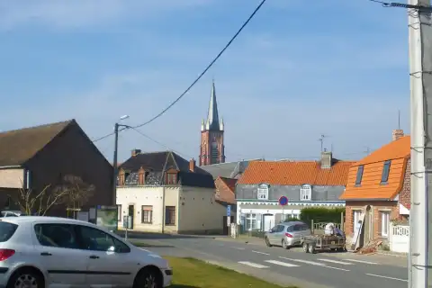 Vue d'ensemble de Winnezeele, au fond l'église