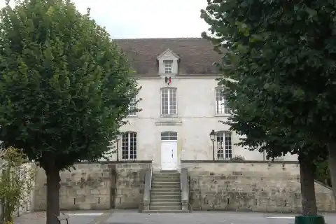 Mairie de belle-église oise france