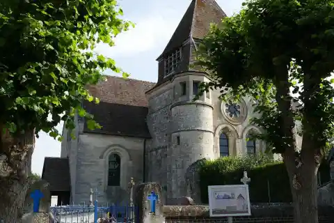 L'église Saint-Hubert à Brétigny (Oise, Picardie, France)