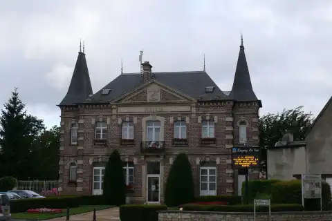 La mairie de Lagny-le-Sec (Oise, Picardie, France)