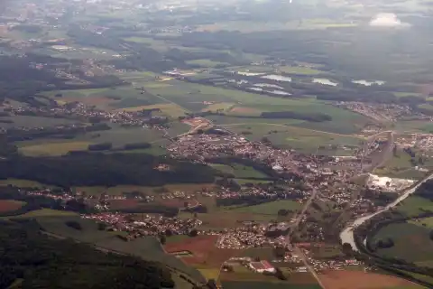 Vue aérienne de Ribécourt-Dreslincourt (Oise), France