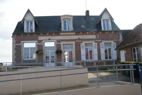 Mairie-école de Solente (Oise, France)