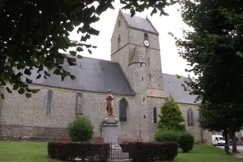 Eglise, Magny-le-Désert, Basse-Normandie (France)