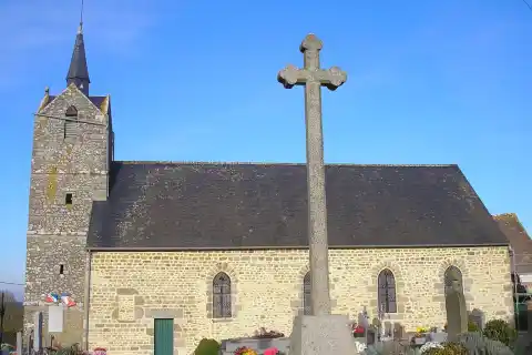 Le Ménil-Scelleur (Normandie, France). L'église Saint-Hilaire