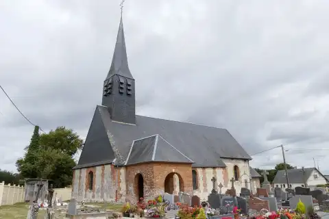Saint-Germain-d'Aunay (Normandie, France). L'église Saint-Germain