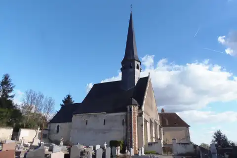 Saint-Pierre-la-Bruyère (Normandie, France). L'église Saint-Pierre