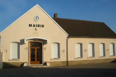 Vue de la mairie de Leulinghen-Bernes