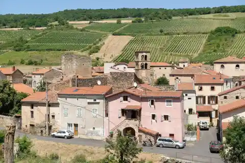Vue du village de Boudes, Puy-de-Dôme, France