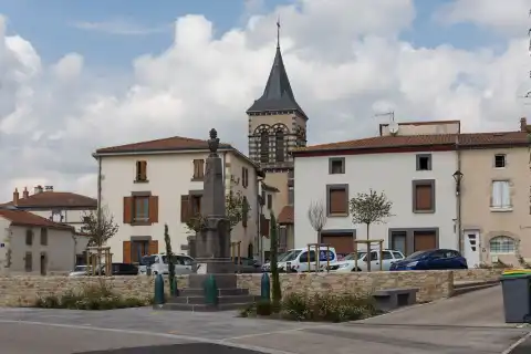 Place de la Mairie à Bouzel