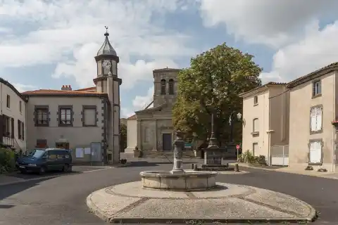 Place de la Mairie à Vassel