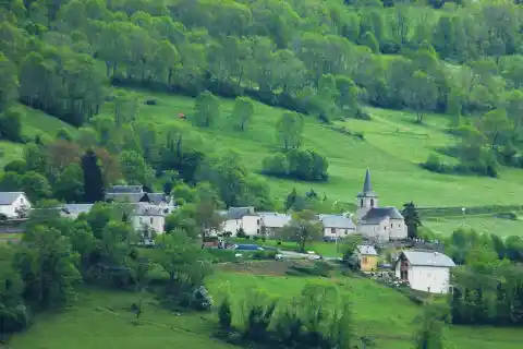 Le village d'Estensan, Hautes-Pyrénées, France