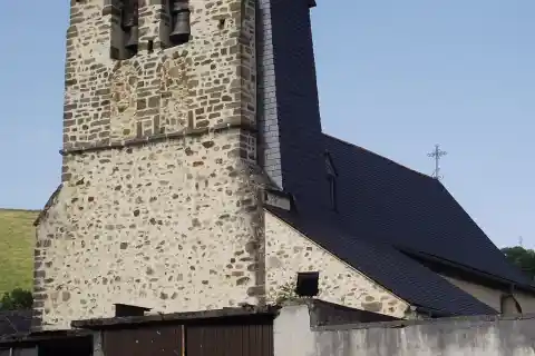 Église Saint-Pierre de Julos, Hautes-Pyrénées, France