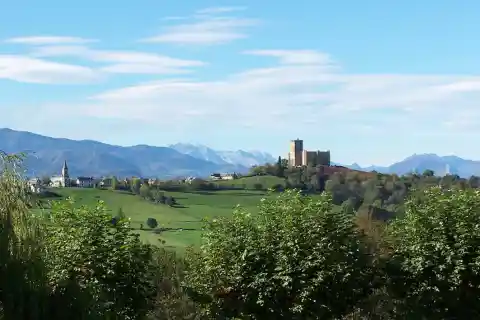 Vue de Mauvezin (Chateau et village) René Vidal
