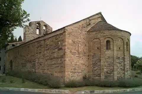 Chapelle de la Trinité, Prunet-et-Belpuig (Pyrénées-Orientales, Languedoc-Roussillon, France)
