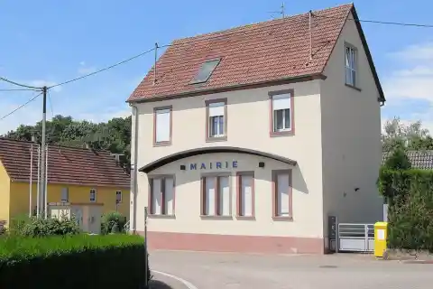 La mairie (l'ancienne école) de Schirrhoffen