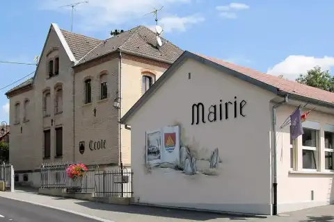 L'ècole et la mairie de Steinsoultz