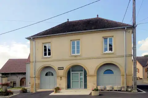 La mairie d'Anchenoncourt-et-Chazel