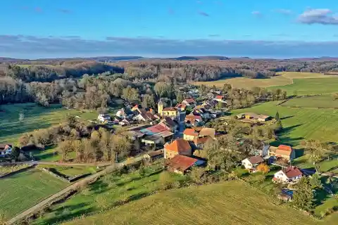 Vue générale du village de Courcuire