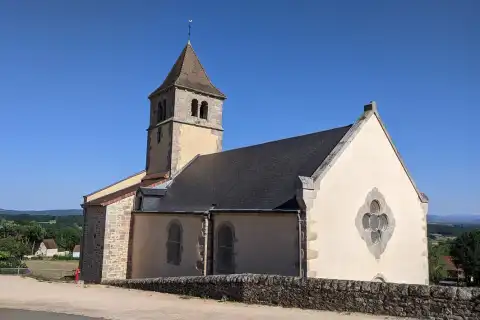 Vue de l'église Saint-Nizier de Baron (Saône-et-Loire, France), depuis le nord