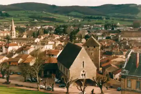 Le farinier de l'abbaye de Cluny vu depuis le clocher
