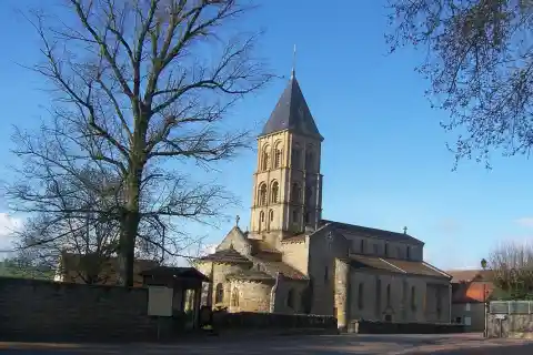 Eglise de Saint-Laurent-en-Brionnais