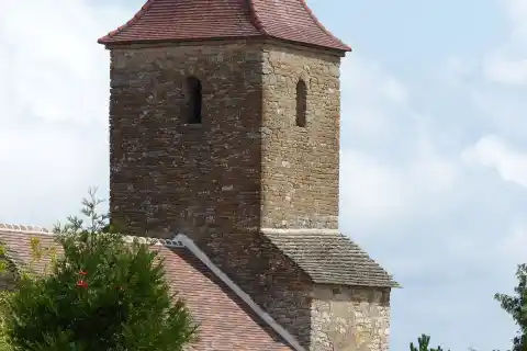 Église de Saint-Maurice-des-Champs. Le clocher