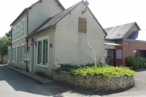 Lucé-sous-Ballon (Sarthe) mairie
