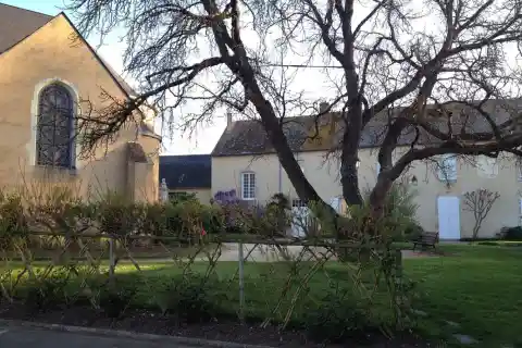 Spay - Église et presbytère