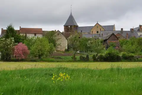 Vue générale d'Yvré-le-Pôlin (Sarthe)