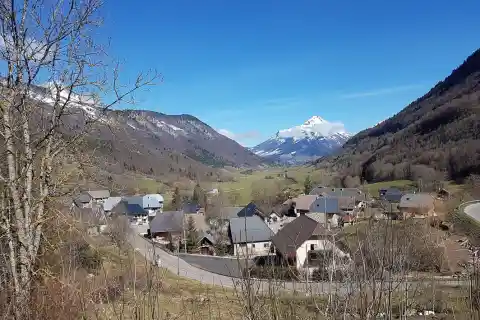Vue de Sainte-Reine