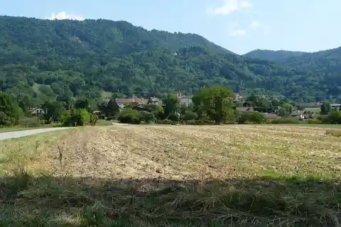 Cervens (Haute-Savoie) : vue d'ensemble