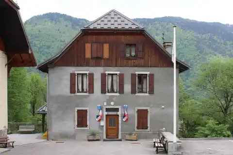 Mairie de La Rivière-Enverse