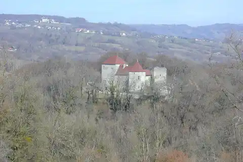 Château féodal de Sallenôves (Haute-Savoie)