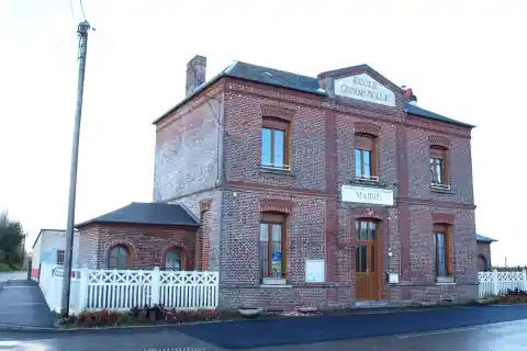 Nullemont (Seine-Maritime , France) ; la mairie